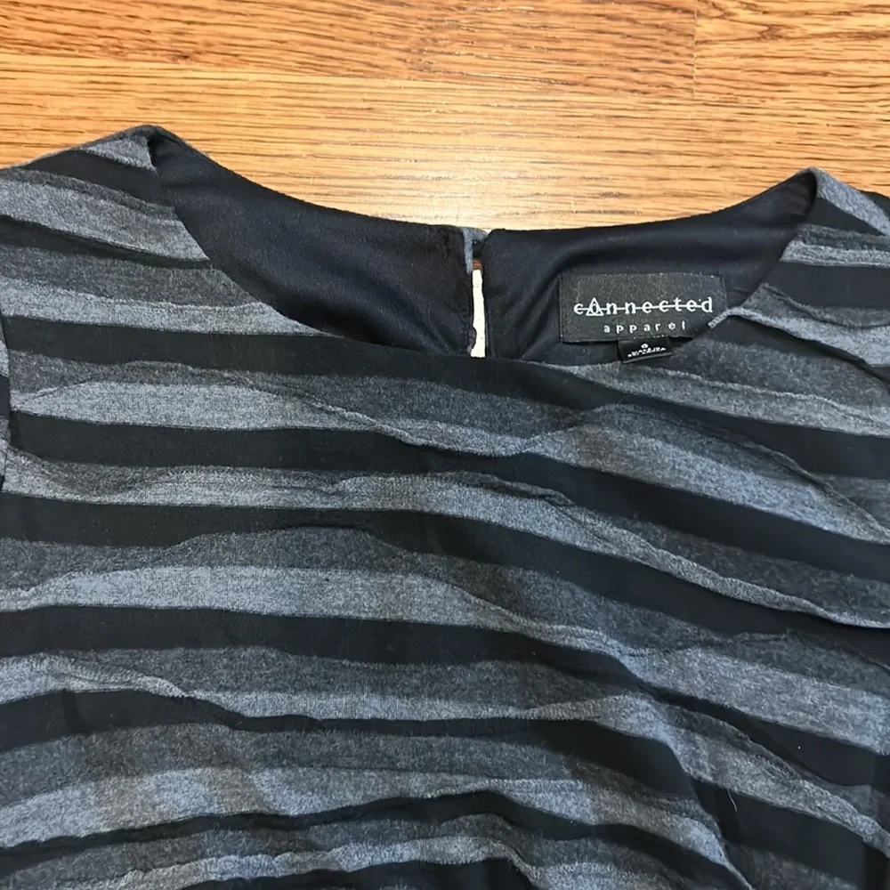 Sleeved cinched dress - Picture 4 of 6